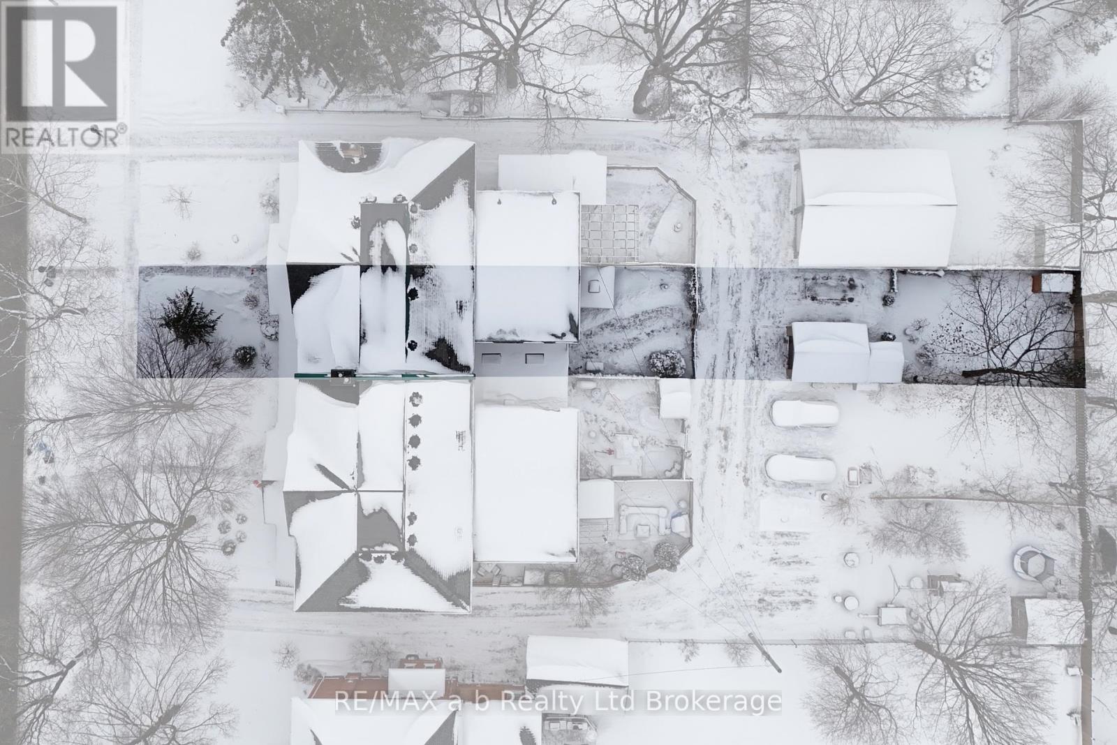 63 Vansittart Avenue, Woodstock (Woodstock - North), Ontario  N4S 6E3 - Photo 4 - X12705604