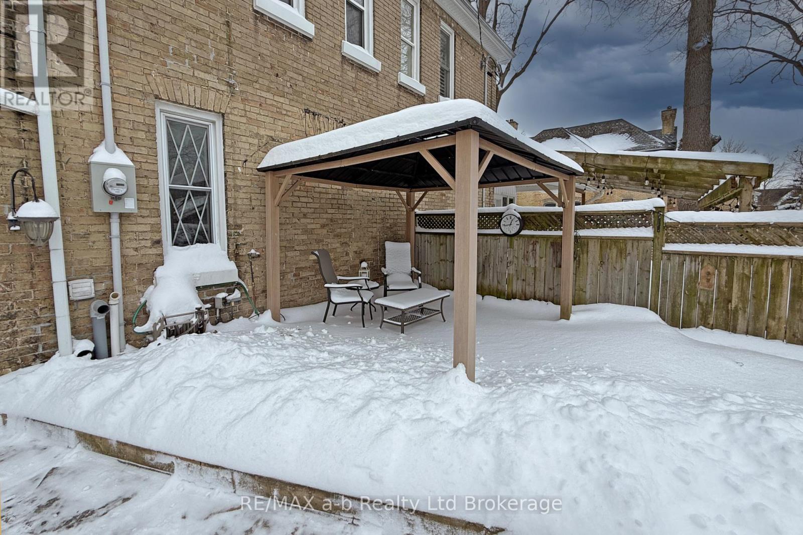 63 Vansittart Avenue, Woodstock (Woodstock - North), Ontario  N4S 6E3 - Photo 42 - X12705604