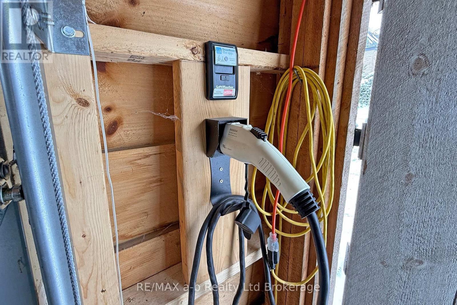 63 Vansittart Avenue, Woodstock (Woodstock - North), Ontario  N4S 6E3 - Photo 46 - X12705604