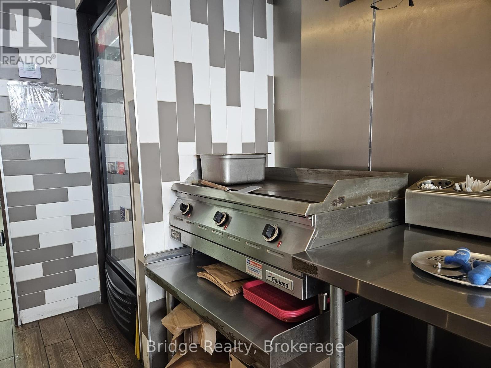 1782 Stone Church Road E, Hamilton (Stoney Creek Mountain), Ontario  L8J 0B4 - Photo 20 - X12705648