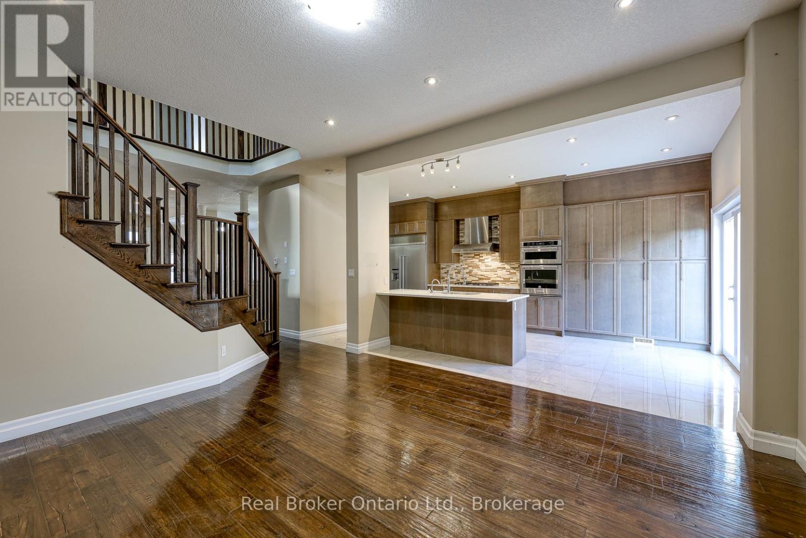 804 Normandy Drive, Woodstock (Woodstock - North), Ontario  N4T 0E6 - Photo 12 - X12706466