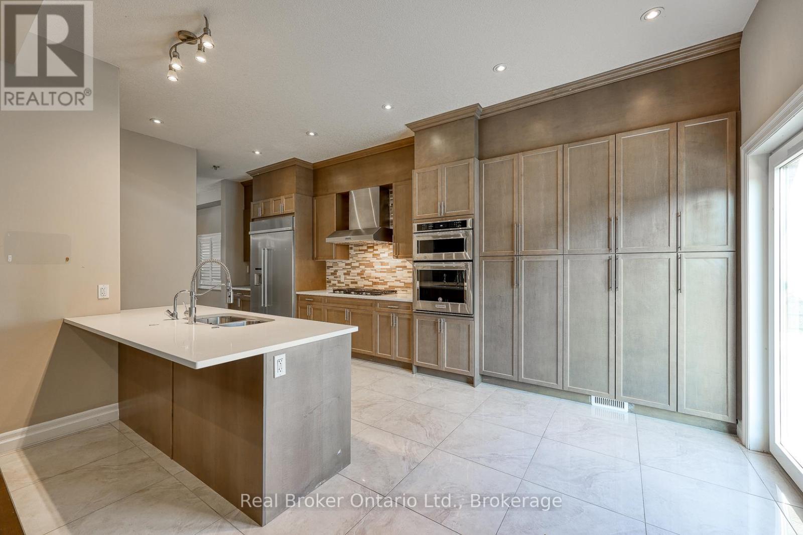 804 Normandy Drive, Woodstock (Woodstock - North), Ontario  N4T 0E6 - Photo 13 - X12706466