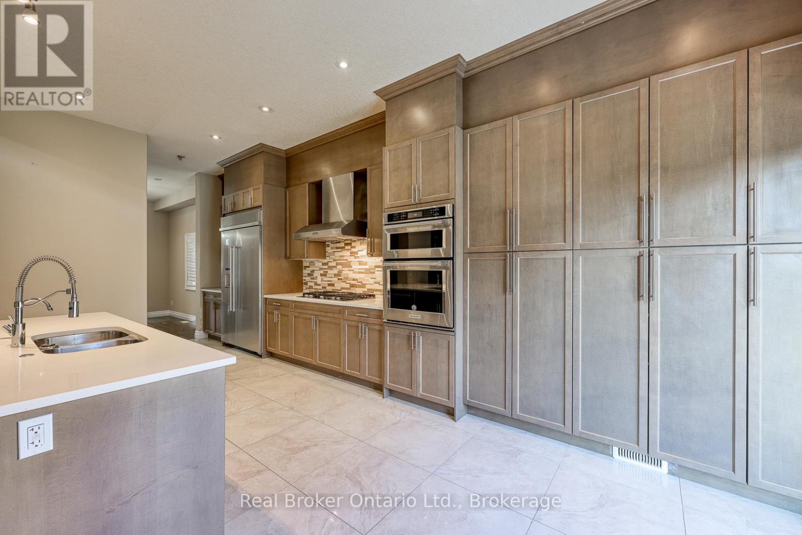 804 Normandy Drive, Woodstock (Woodstock - North), Ontario  N4T 0E6 - Photo 14 - X12706466