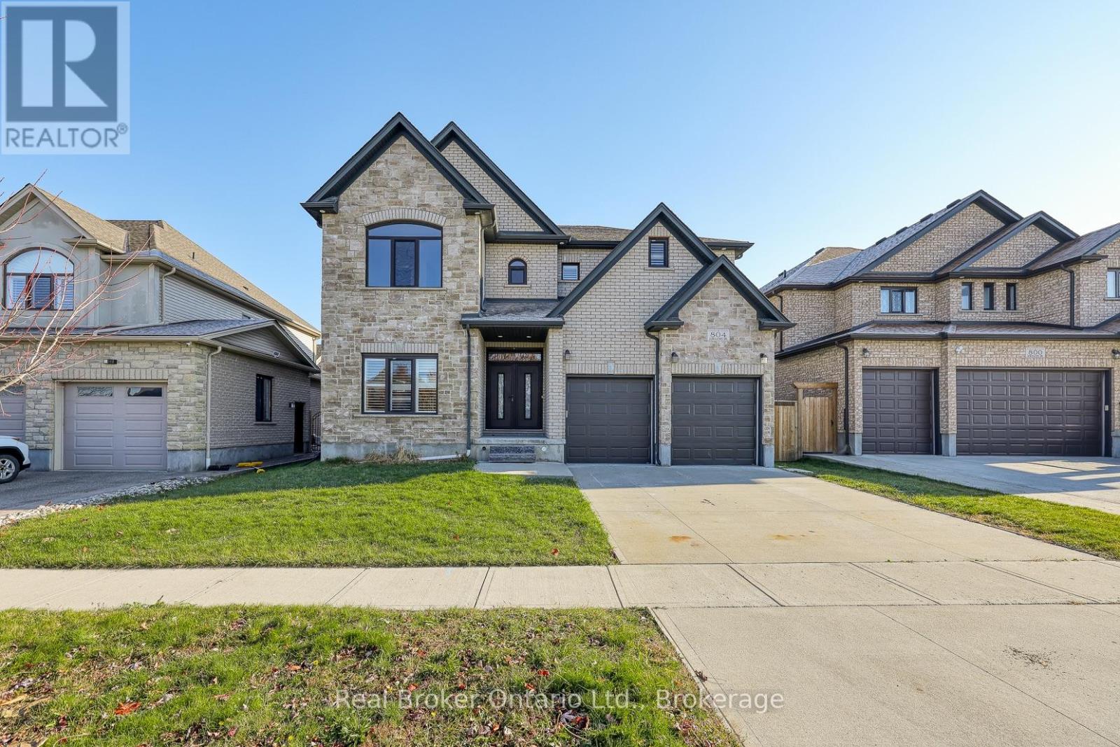 804 Normandy Drive, Woodstock (Woodstock - North), Ontario  N4T 0E6 - Photo 2 - X12706466