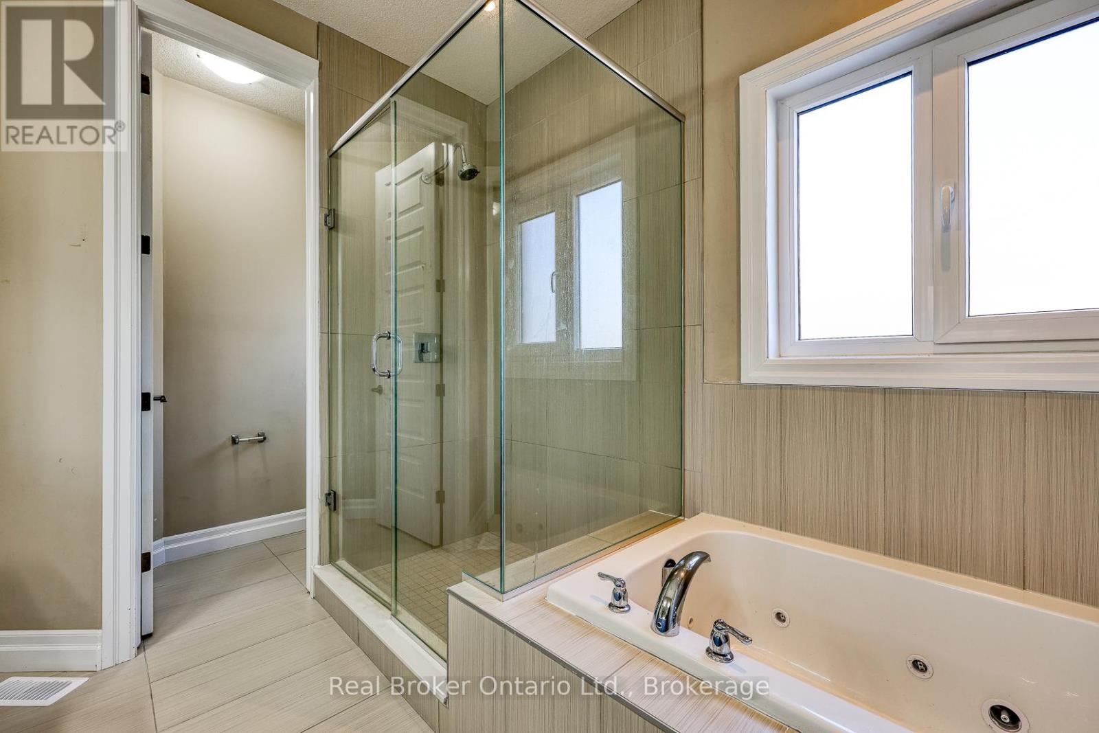 804 Normandy Drive, Woodstock (Woodstock - North), Ontario  N4T 0E6 - Photo 26 - X12706466