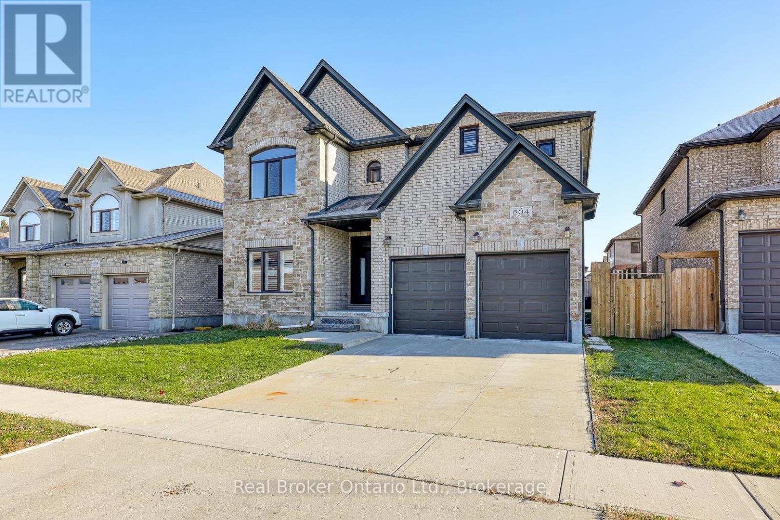 804 Normandy Drive, Woodstock (Woodstock - North), Ontario  N4T 0E6 - Photo 3 - X12706466