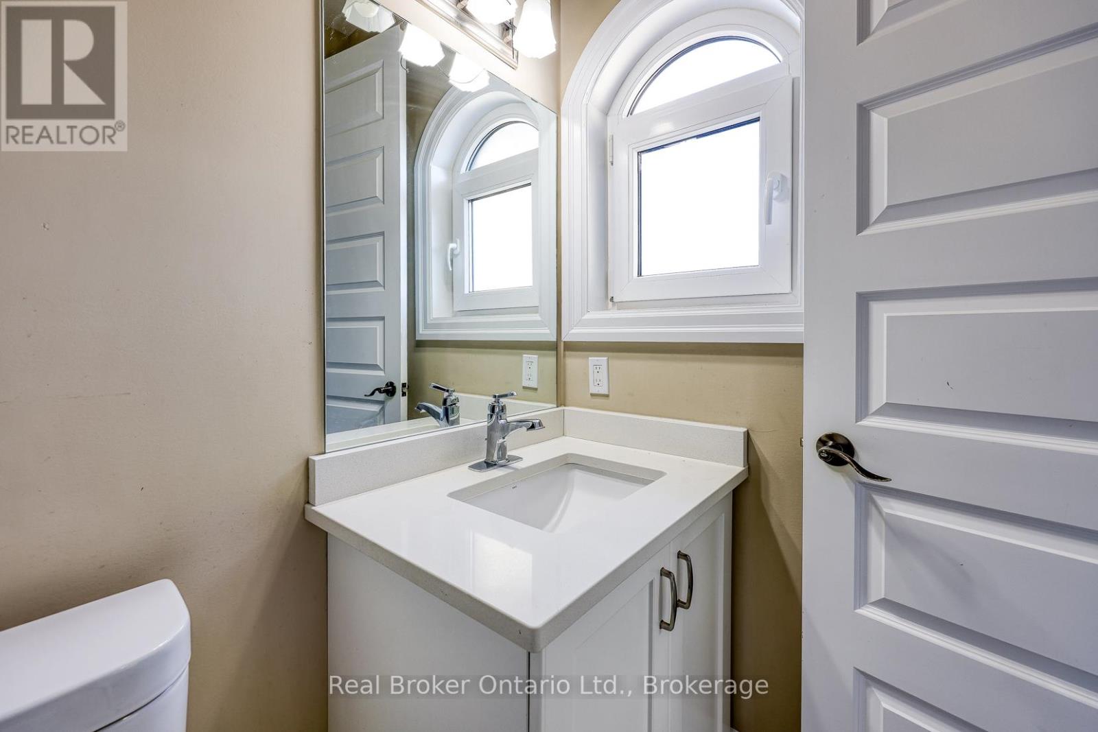 804 Normandy Drive, Woodstock (Woodstock - North), Ontario  N4T 0E6 - Photo 39 - X12706466