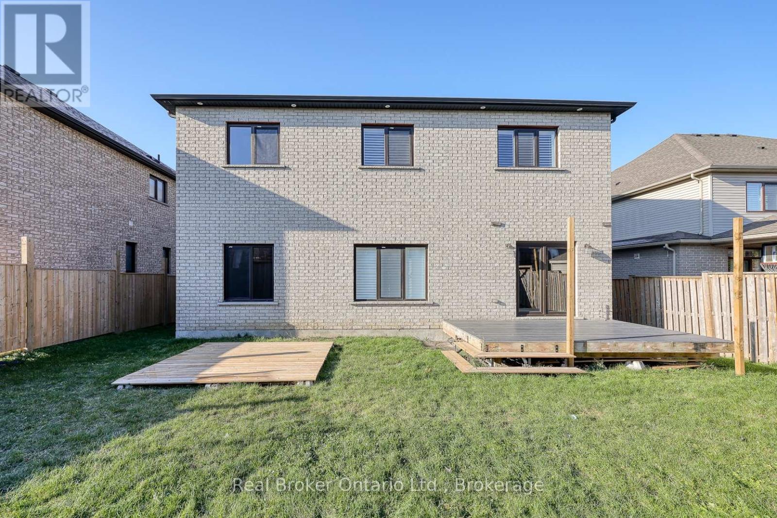 804 Normandy Drive, Woodstock (Woodstock - North), Ontario  N4T 0E6 - Photo 46 - X12706466