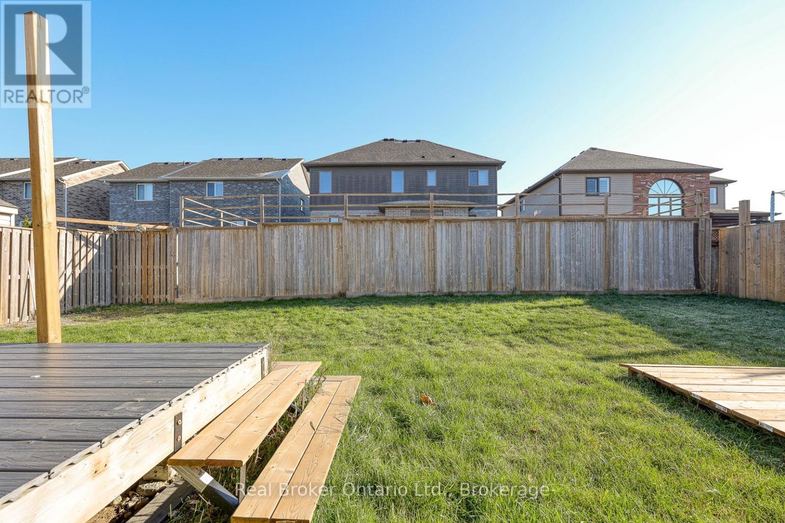 804 Normandy Drive, Woodstock (Woodstock - North), Ontario  N4T 0E6 - Photo 47 - X12706466