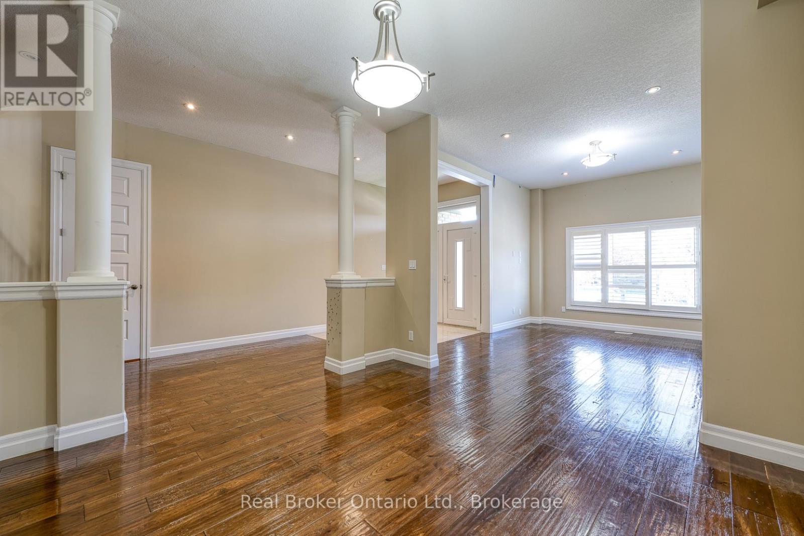 804 Normandy Drive, Woodstock (Woodstock - North), Ontario  N4T 0E6 - Photo 8 - X12706466