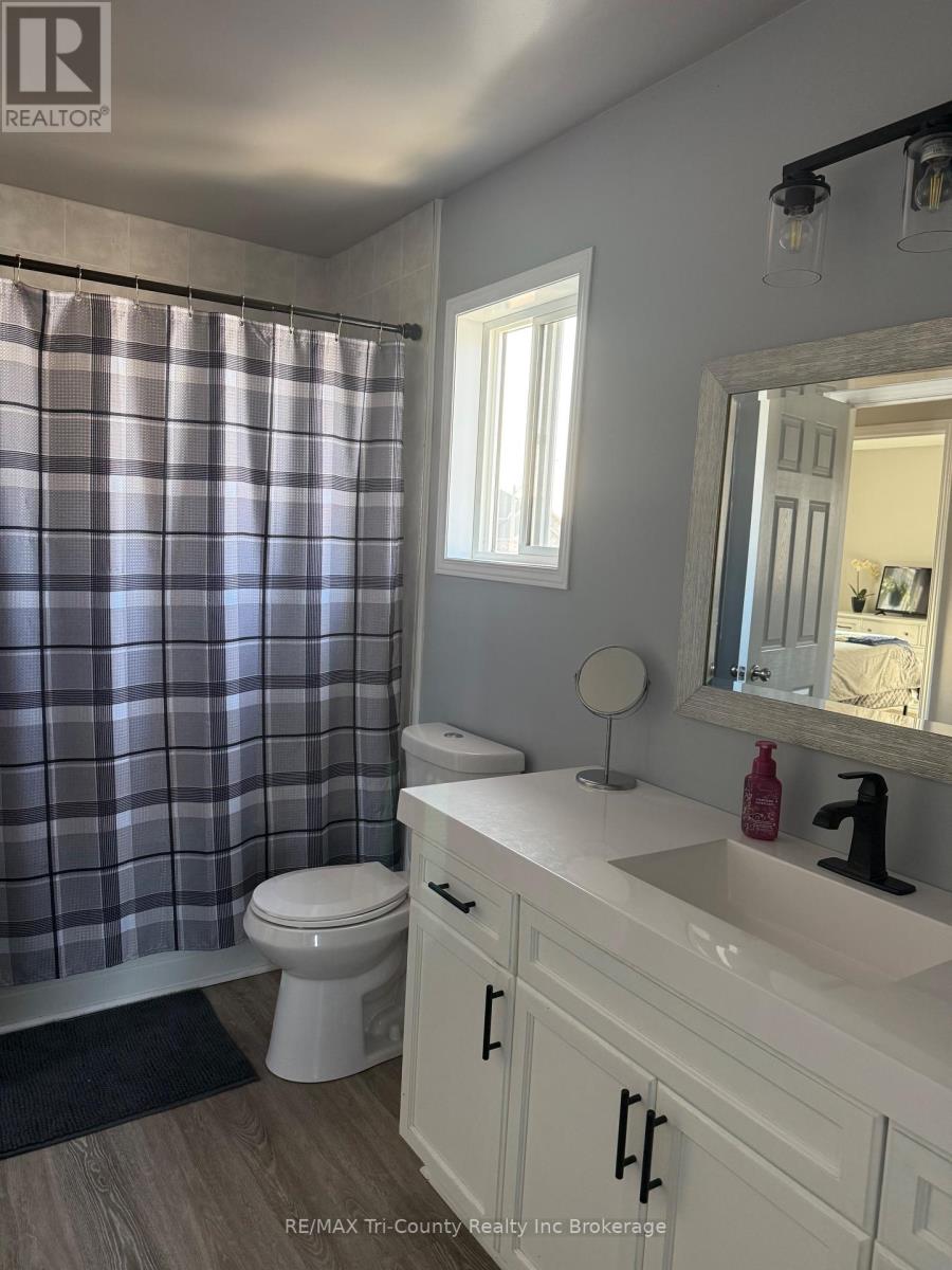 63 Woodhatch Crescent, Ingersoll (Ingersoll - North), Ontario  N5C 0A3 - Photo 12 - X12707790