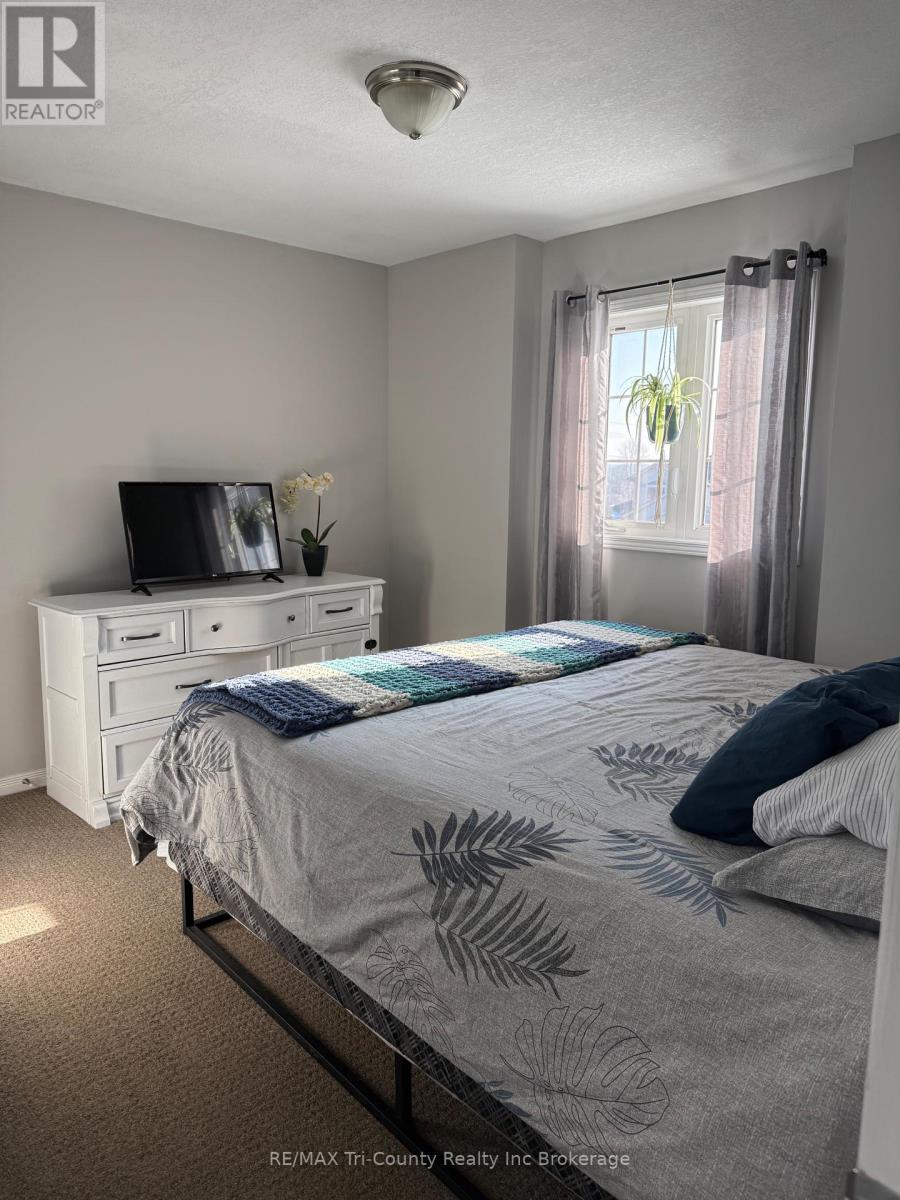 63 Woodhatch Crescent, Ingersoll (Ingersoll - North), Ontario  N5C 0A3 - Photo 15 - X12707790