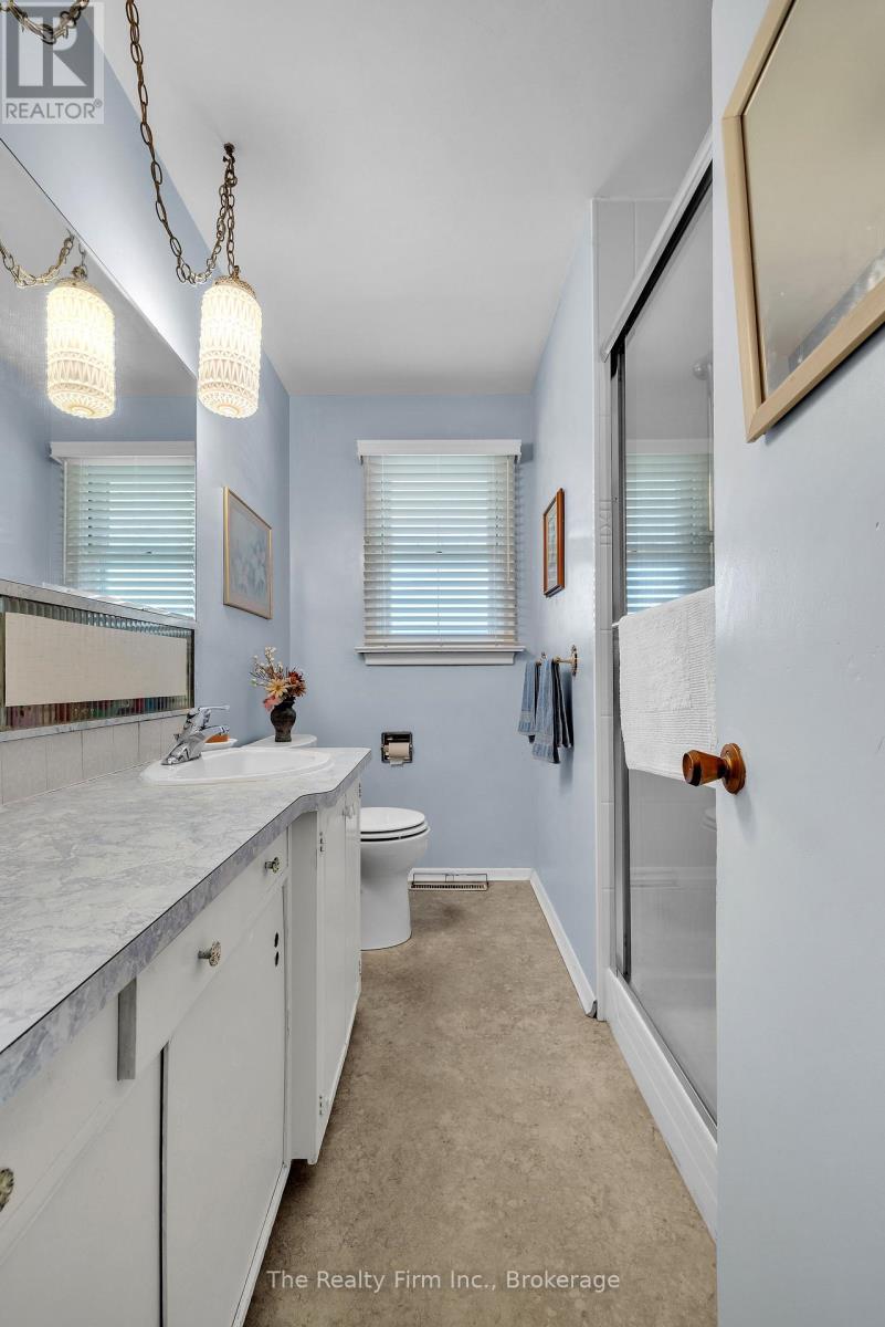 1 Earlscourt Crescent, Woodstock (Woodstock - North), Ontario  N4S 5H2 - Photo 14 - X12712258