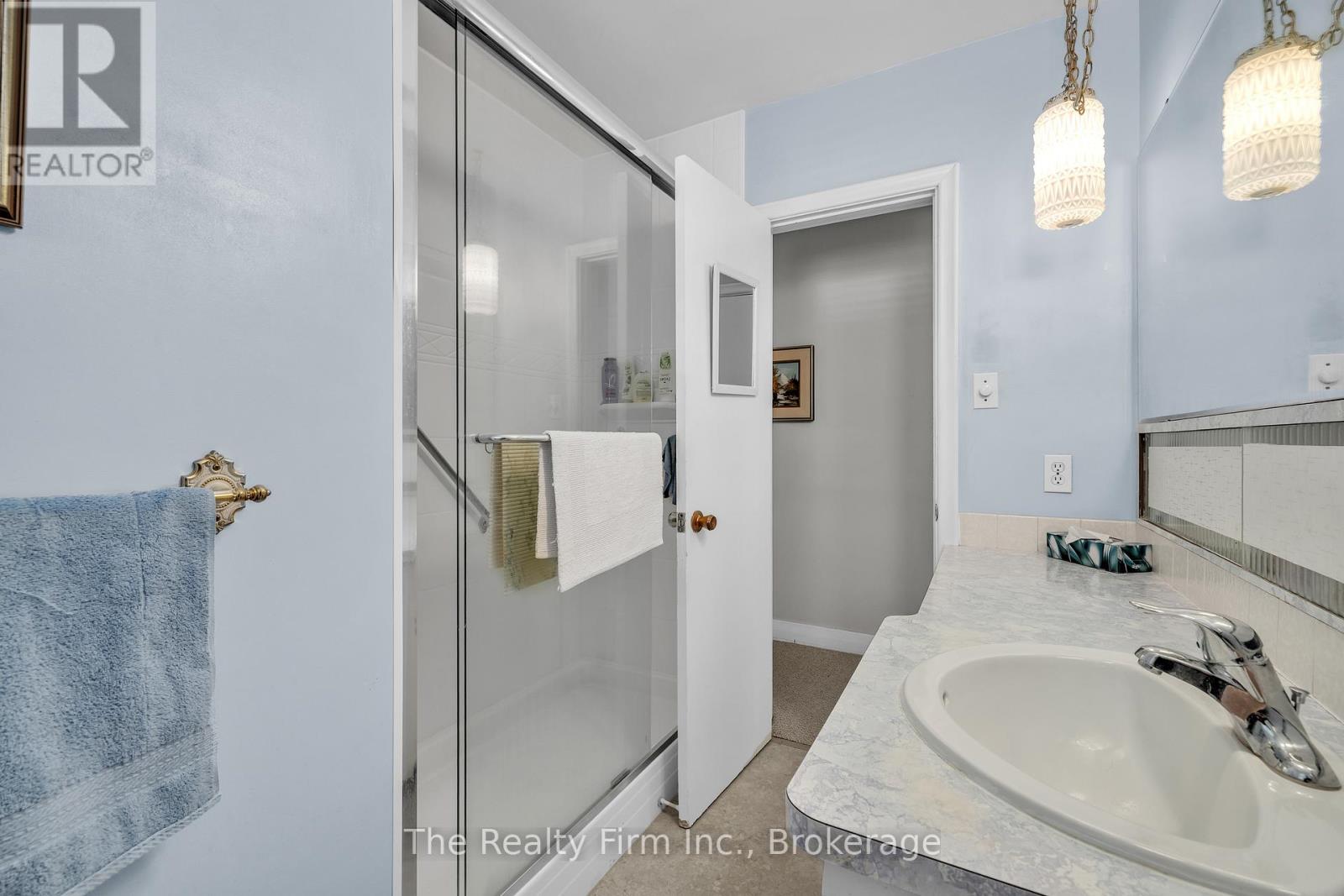 1 Earlscourt Crescent, Woodstock (Woodstock - North), Ontario  N4S 5H2 - Photo 16 - X12712258