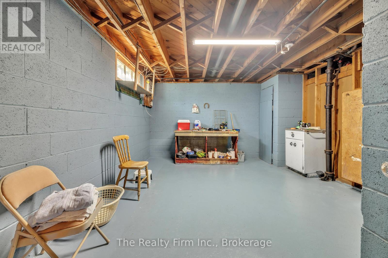 1 Earlscourt Crescent, Woodstock (Woodstock - North), Ontario  N4S 5H2 - Photo 20 - X12712258