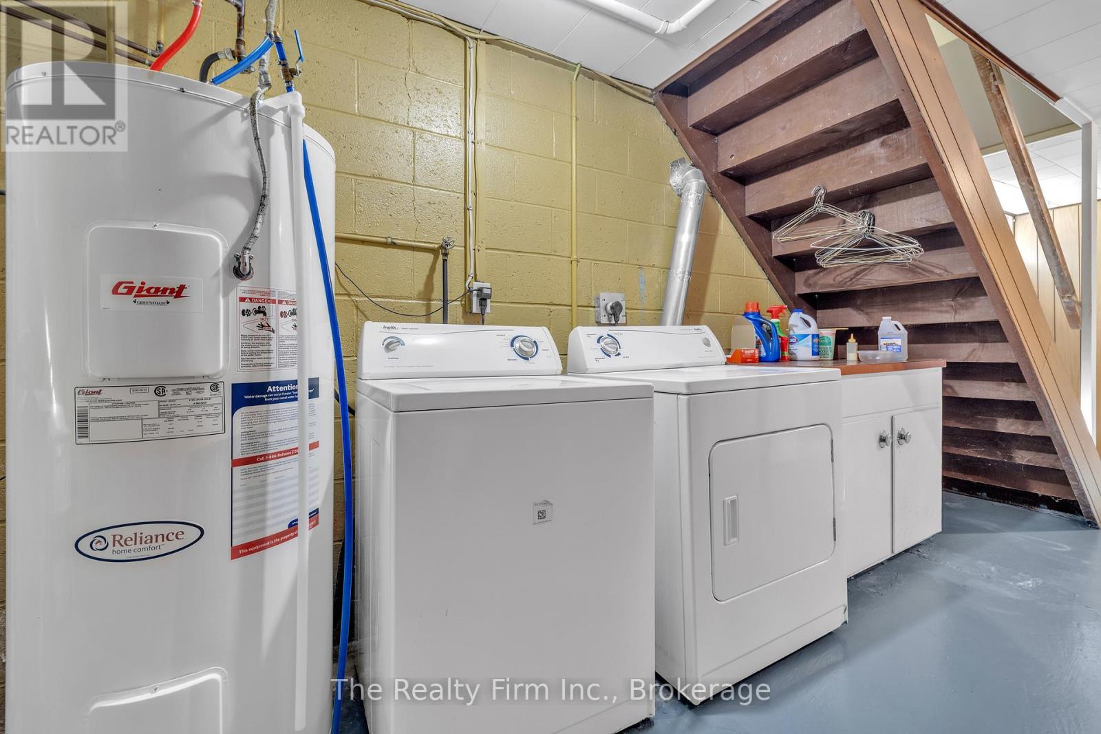 1 Earlscourt Crescent, Woodstock (Woodstock - North), Ontario  N4S 5H2 - Photo 22 - X12712258