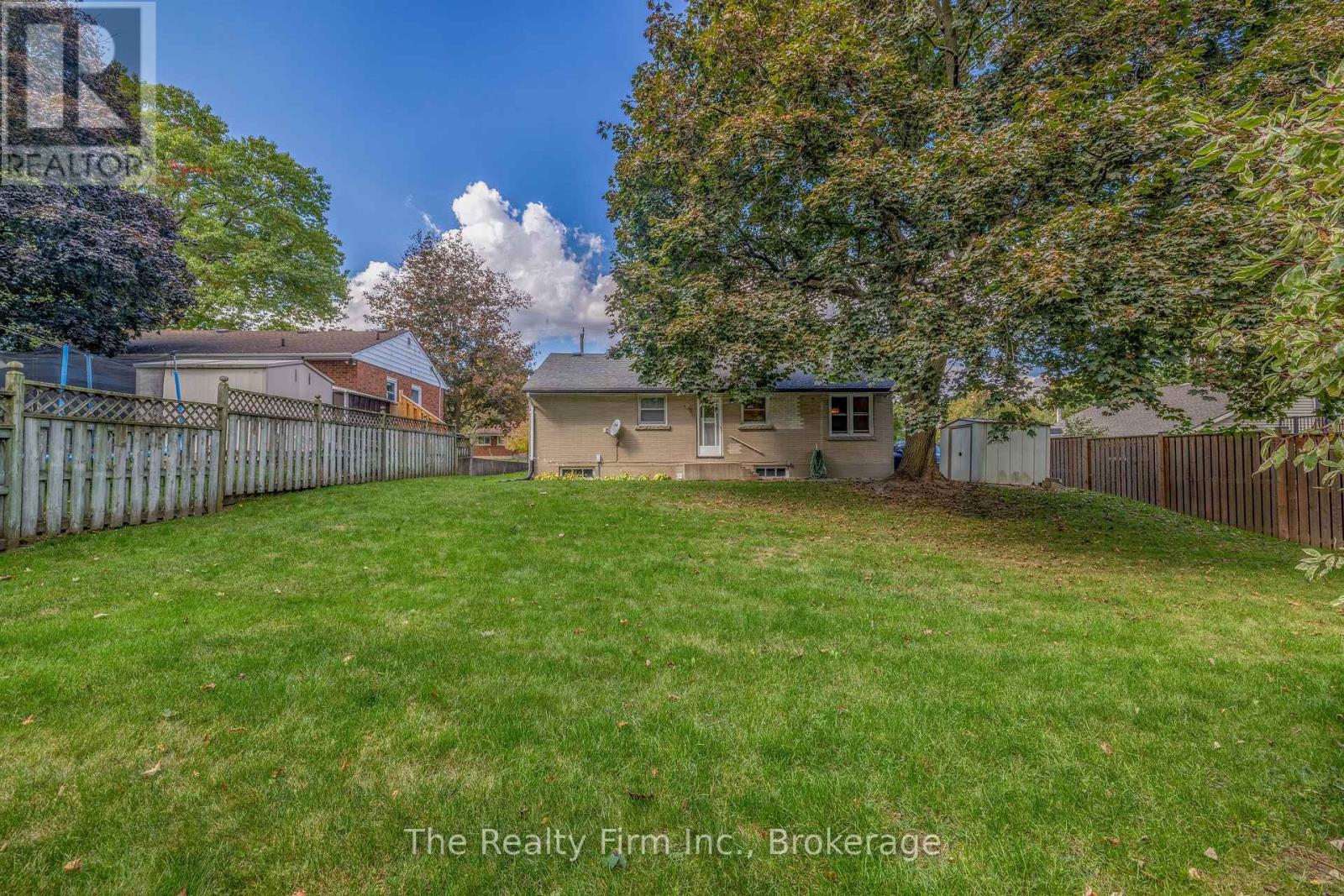 1 Earlscourt Crescent, Woodstock (Woodstock - North), Ontario  N4S 5H2 - Photo 5 - X12712258