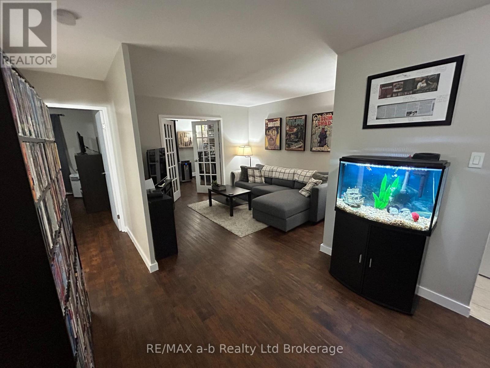 501 - 583 Mornington Avenue, London East (East G), Ontario  N5Y 3E9 - Photo 2 - X12716900