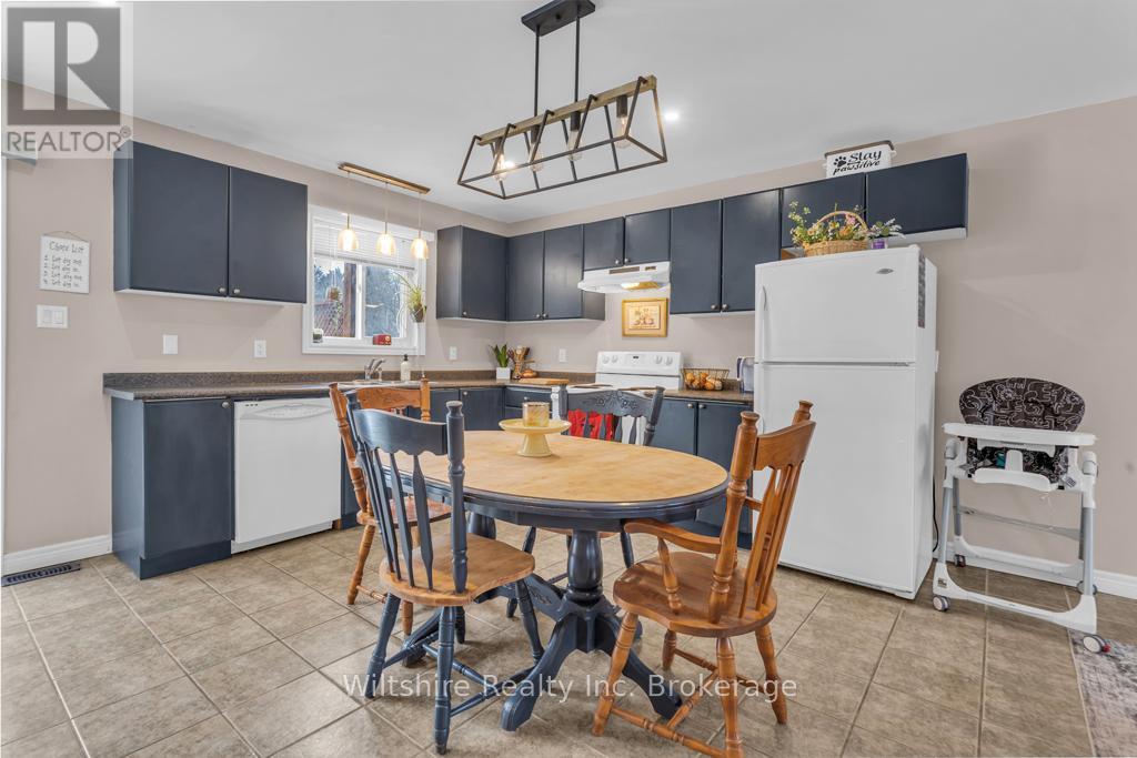 37 Chatham Street, Bayham (Port Burwell), Ontario  N0J 1T0 - Photo 6 - X12716912