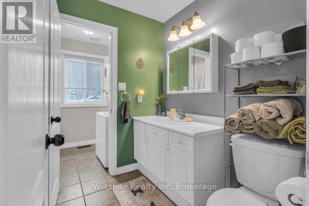 37 Chatham Street, Bayham (Port Burwell), Ontario  N0J 1T0 - Photo 9 - X12716912