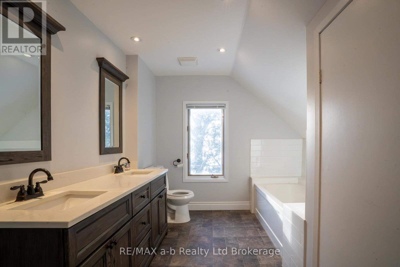 312895 Dereham Line, South-West Oxford (Dereham Centre), Ontario  N0J 1N0 - Photo 19 - X12717750