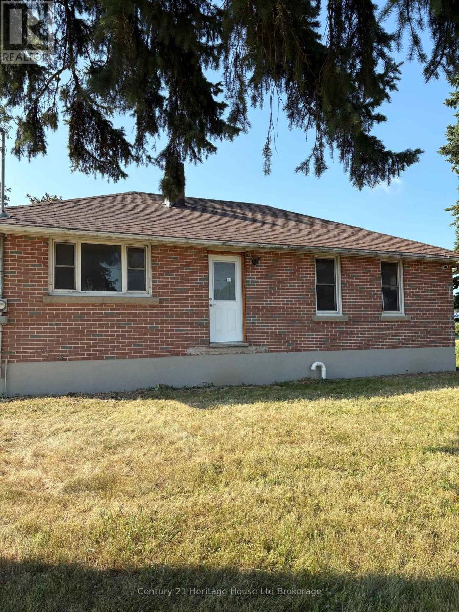 B - 560 Athlone Avenue, Woodstock (Woodstock - South), Ontario  N4S 7V8 - Photo 9 - X12720340