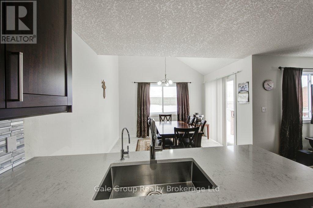 711 Southwood Way S, Woodstock (Woodstock - South), Ontario  N4V 1H5 - Photo 14 - X12721440