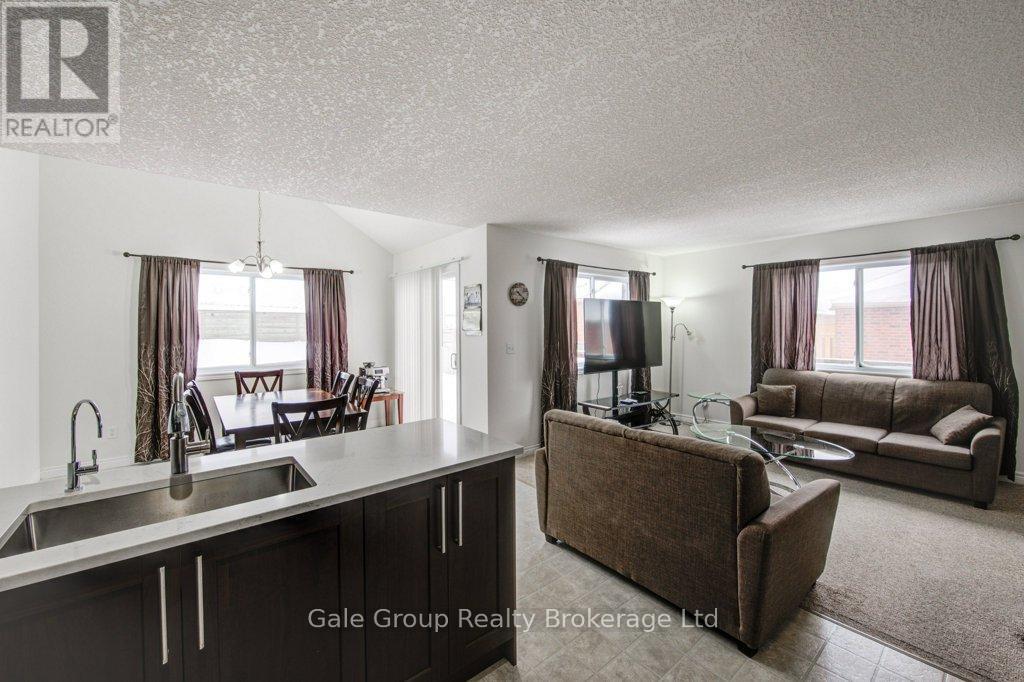 711 Southwood Way S, Woodstock (Woodstock - South), Ontario  N4V 1H5 - Photo 15 - X12721440