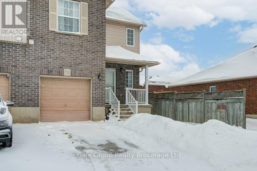 711 Southwood Way S, Woodstock (Woodstock - South), Ontario  N4V 1H5 - Photo 2 - X12721440