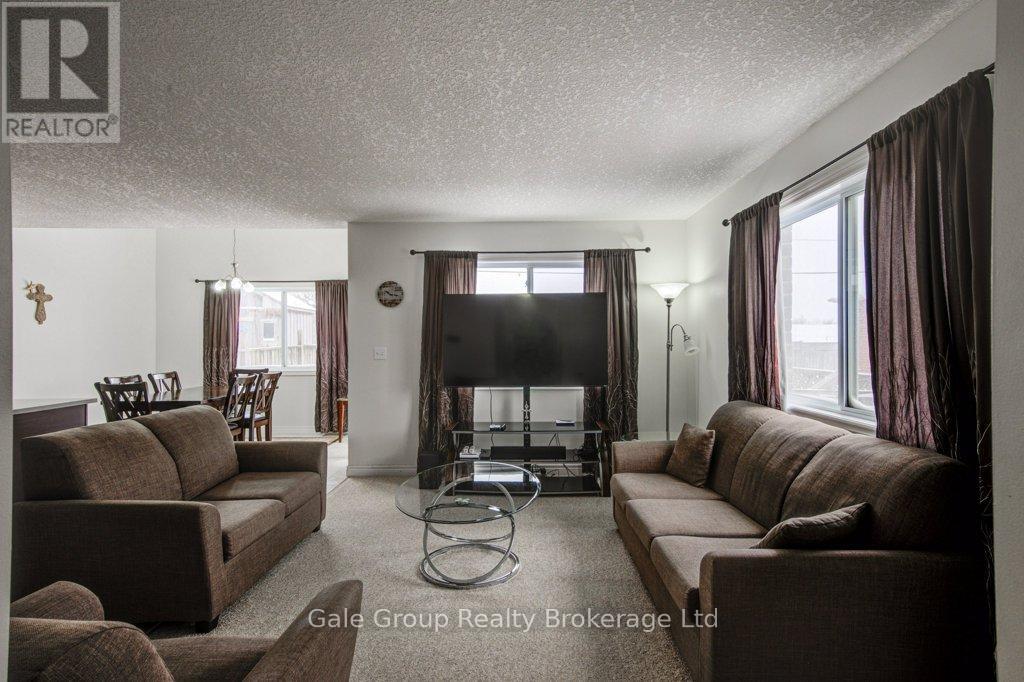 711 Southwood Way S, Woodstock (Woodstock - South), Ontario  N4V 1H5 - Photo 7 - X12721440