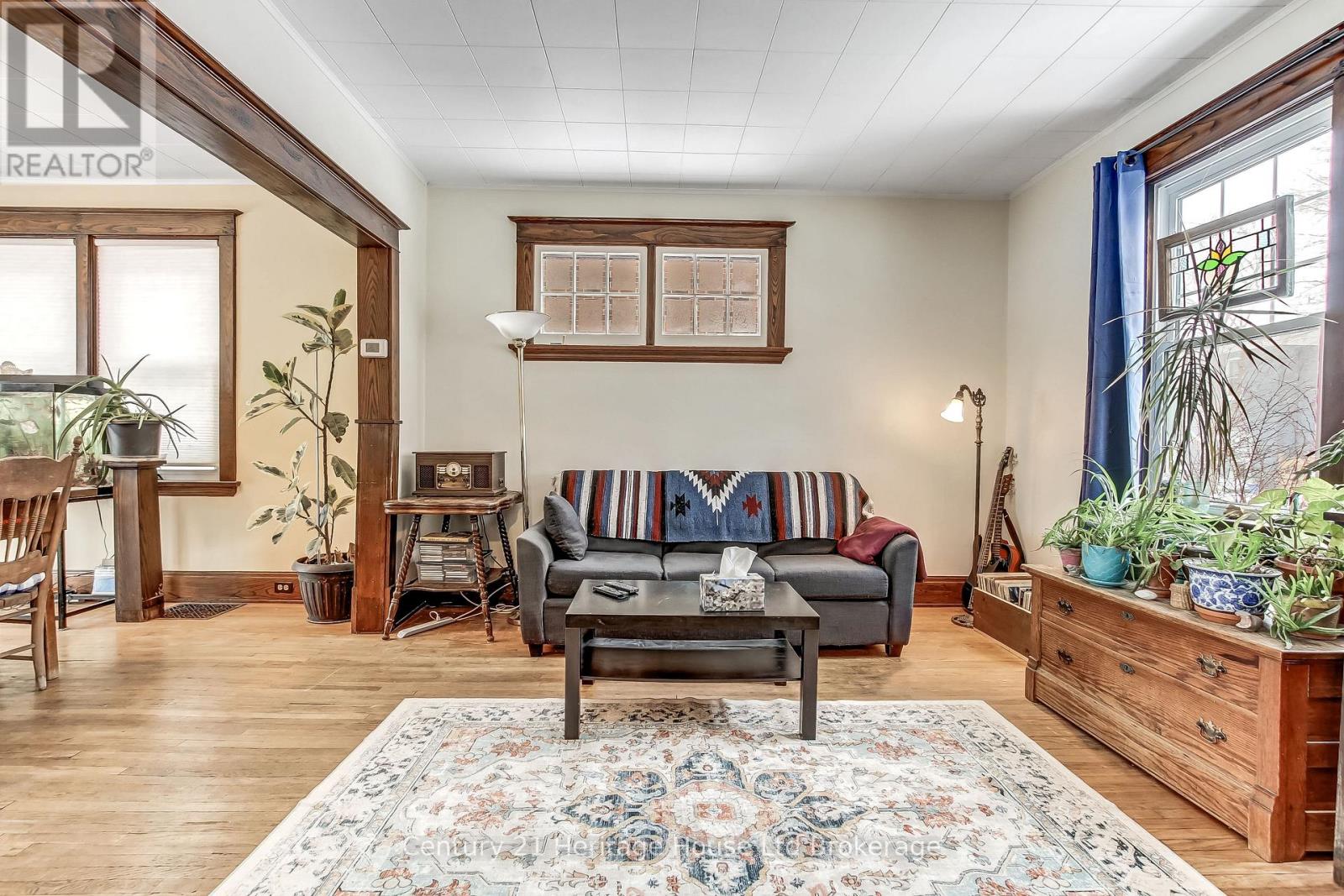 509 Hatch Street, Woodstock (Woodstock - South), Ontario  N4S 1N4 - Photo 4 - X12723046