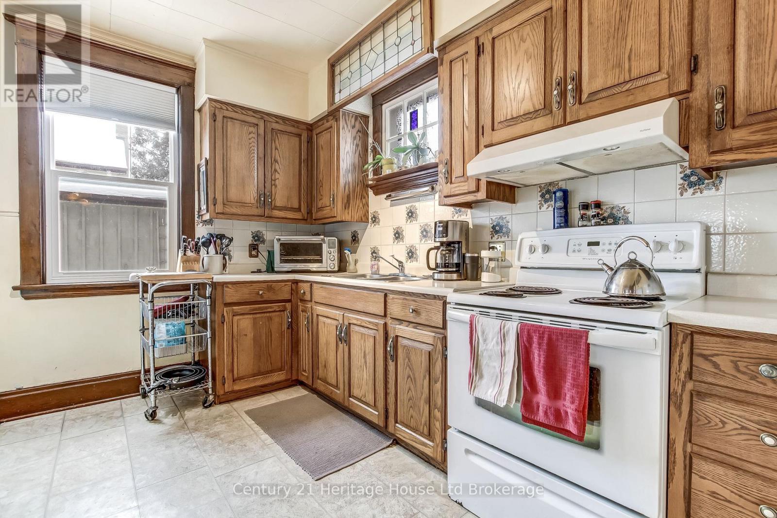 509 Hatch Street, Woodstock (Woodstock - South), Ontario  N4S 1N4 - Photo 7 - X12723046