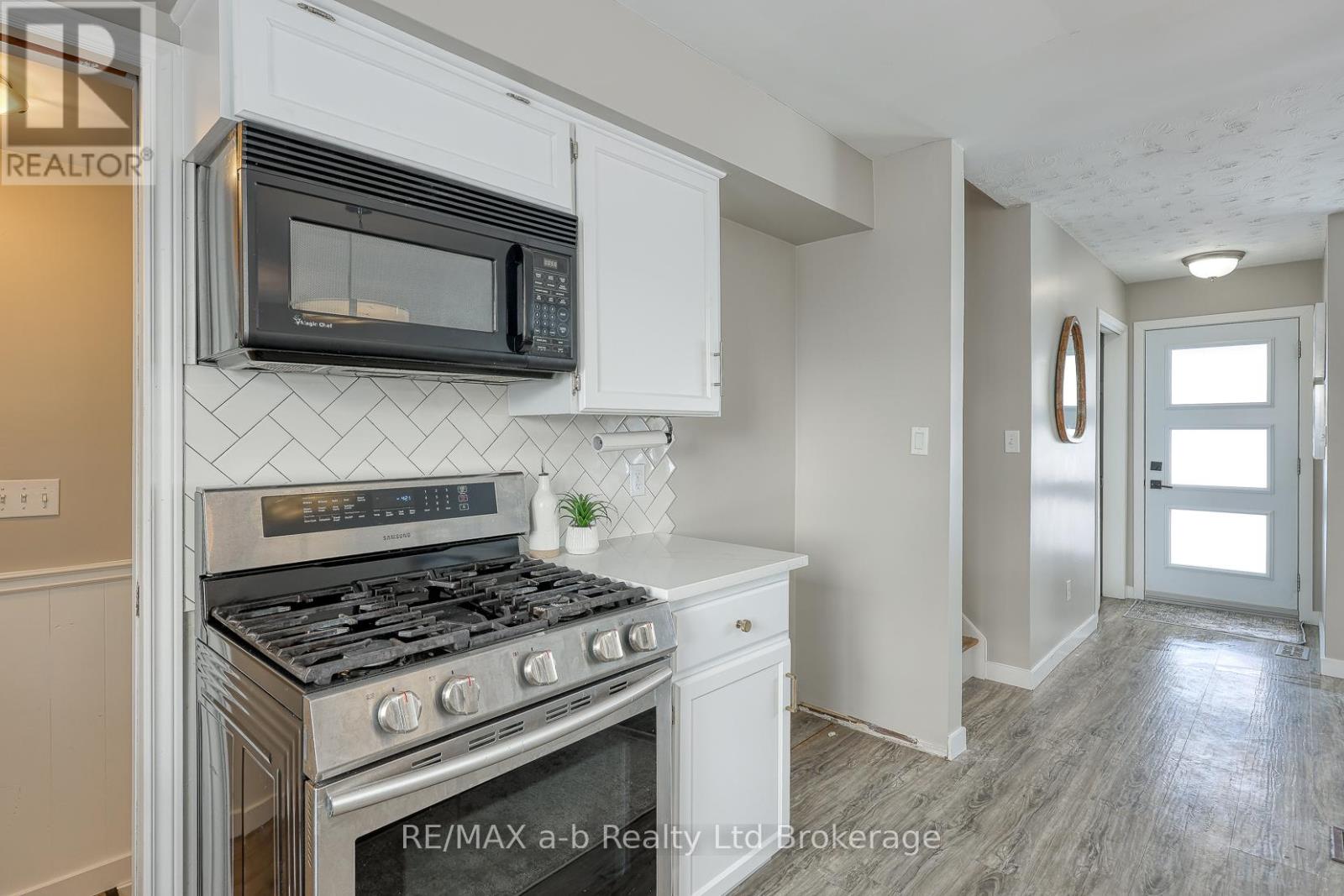 18 Bigham Crescent, Woodstock (Woodstock - South), Ontario  N4S 8H1 - Photo 12 - X12723860