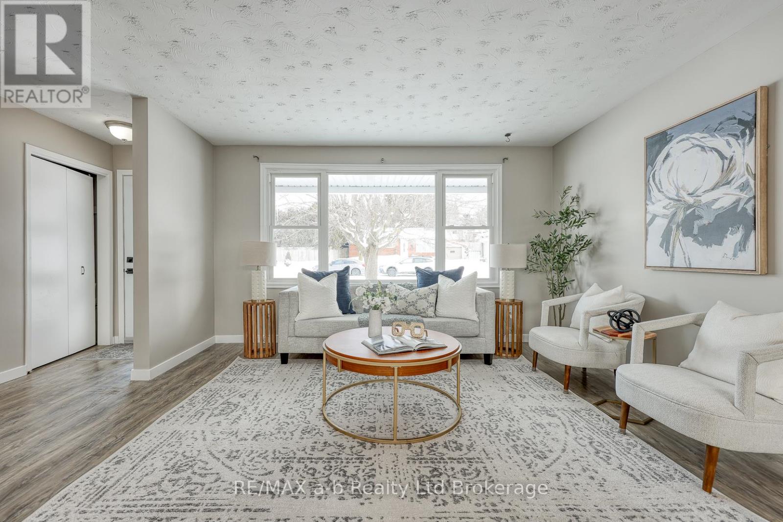 18 Bigham Crescent, Woodstock (Woodstock - South), Ontario  N4S 8H1 - Photo 3 - X12723860