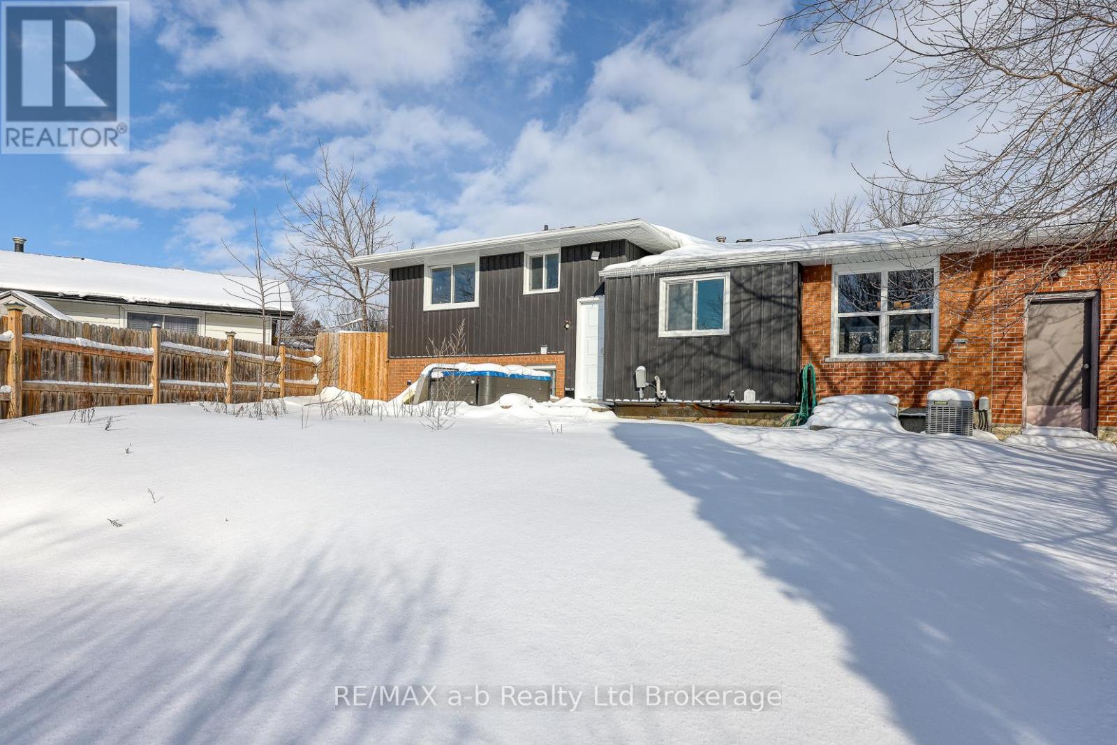 18 Bigham Crescent, Woodstock (Woodstock - South), Ontario  N4S 8H1 - Photo 48 - X12723860