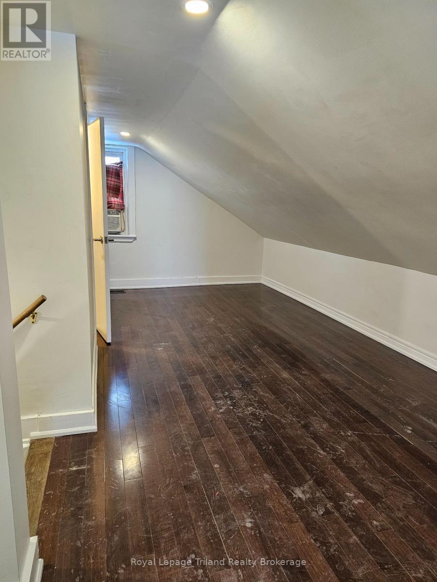 764 Dundas Street, Woodstock (Woodstock - South), Ontario  N4S 1E9 - Photo 19 - X12728028