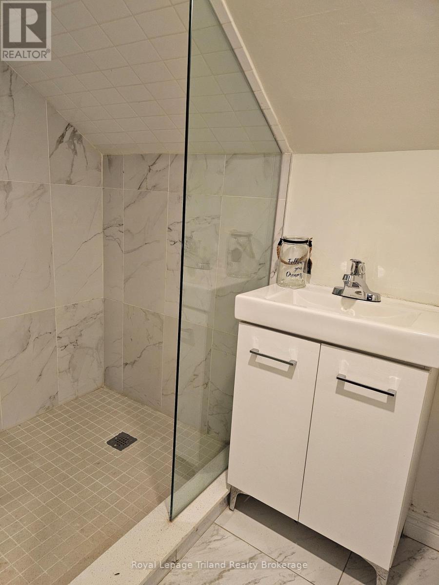 764 Dundas Street, Woodstock (Woodstock - South), Ontario  N4S 1E9 - Photo 21 - X12728028