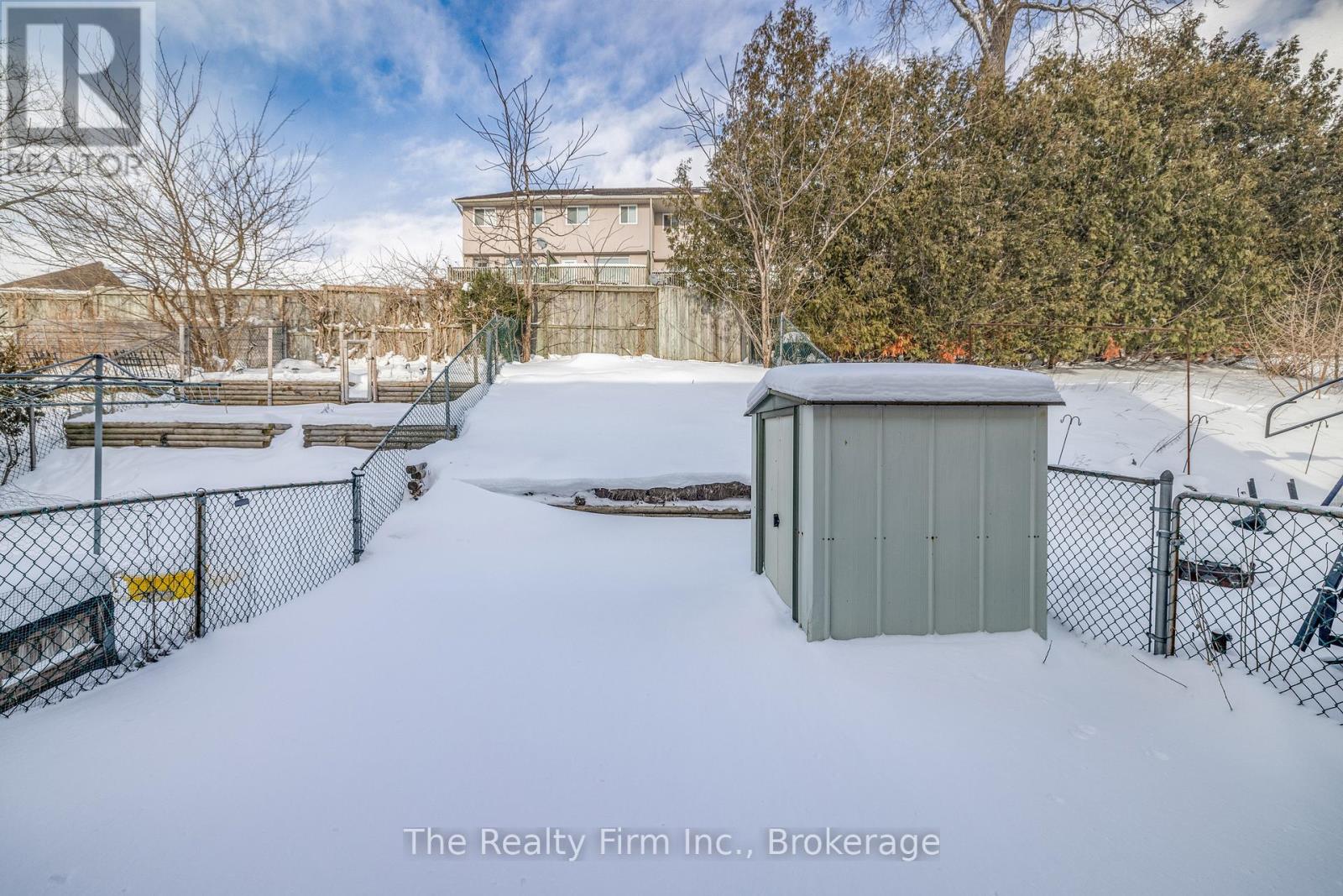 40 Marlboro Court, Woodstock (Woodstock - North), Ontario  N4S 8P4 - Photo 3 - X12729080