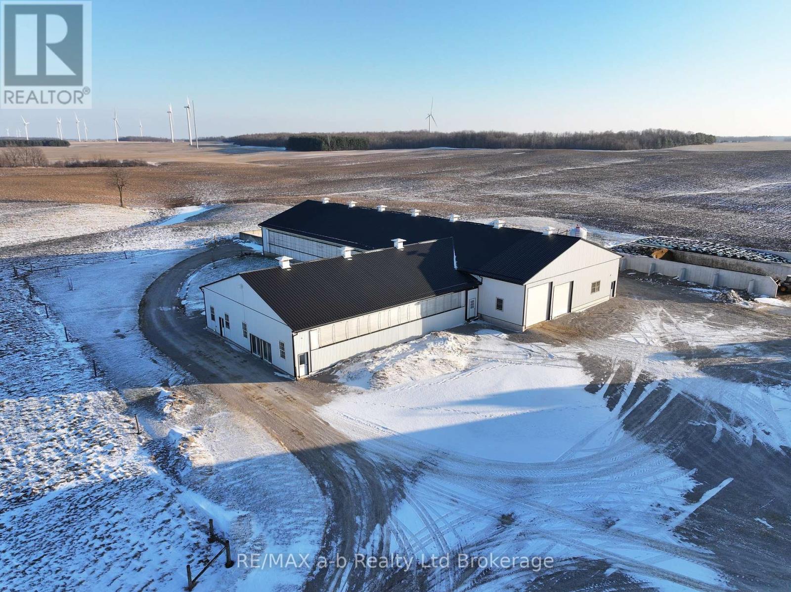 1011 Bornish Drive, North Middlesex, Ontario  N0M 2K0 - Photo 11 - X12734784