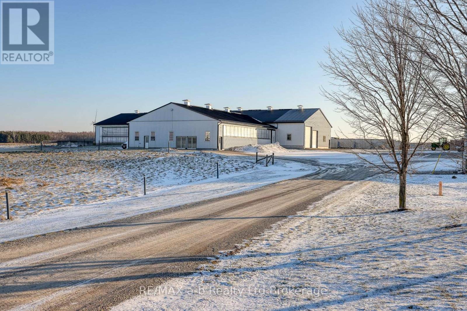 1011 Bornish Drive, North Middlesex, Ontario  N0M 2K0 - Photo 12 - X12734784