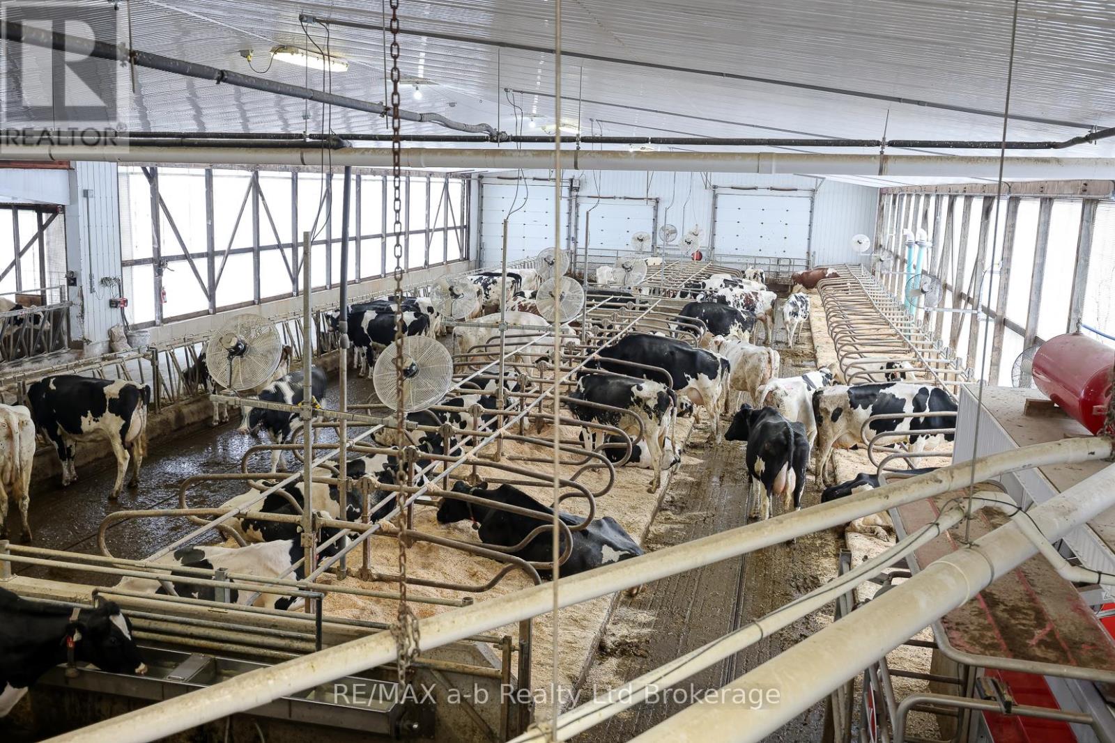 1011 Bornish Drive, North Middlesex, Ontario  N0M 2K0 - Photo 17 - X12734784