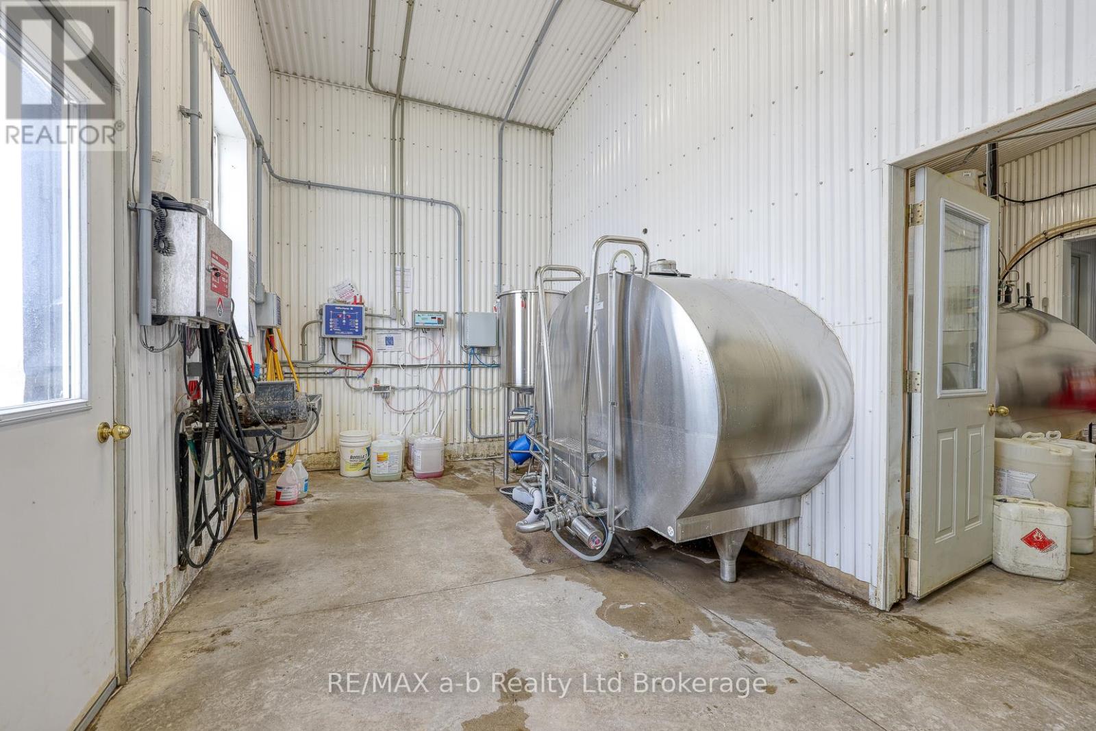 1011 Bornish Drive, North Middlesex, Ontario  N0M 2K0 - Photo 22 - X12734784