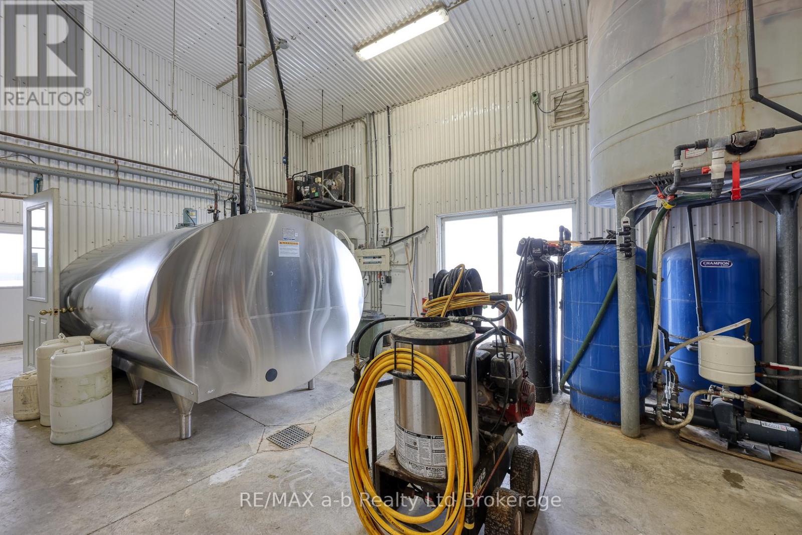 1011 Bornish Drive, North Middlesex, Ontario  N0M 2K0 - Photo 24 - X12734784