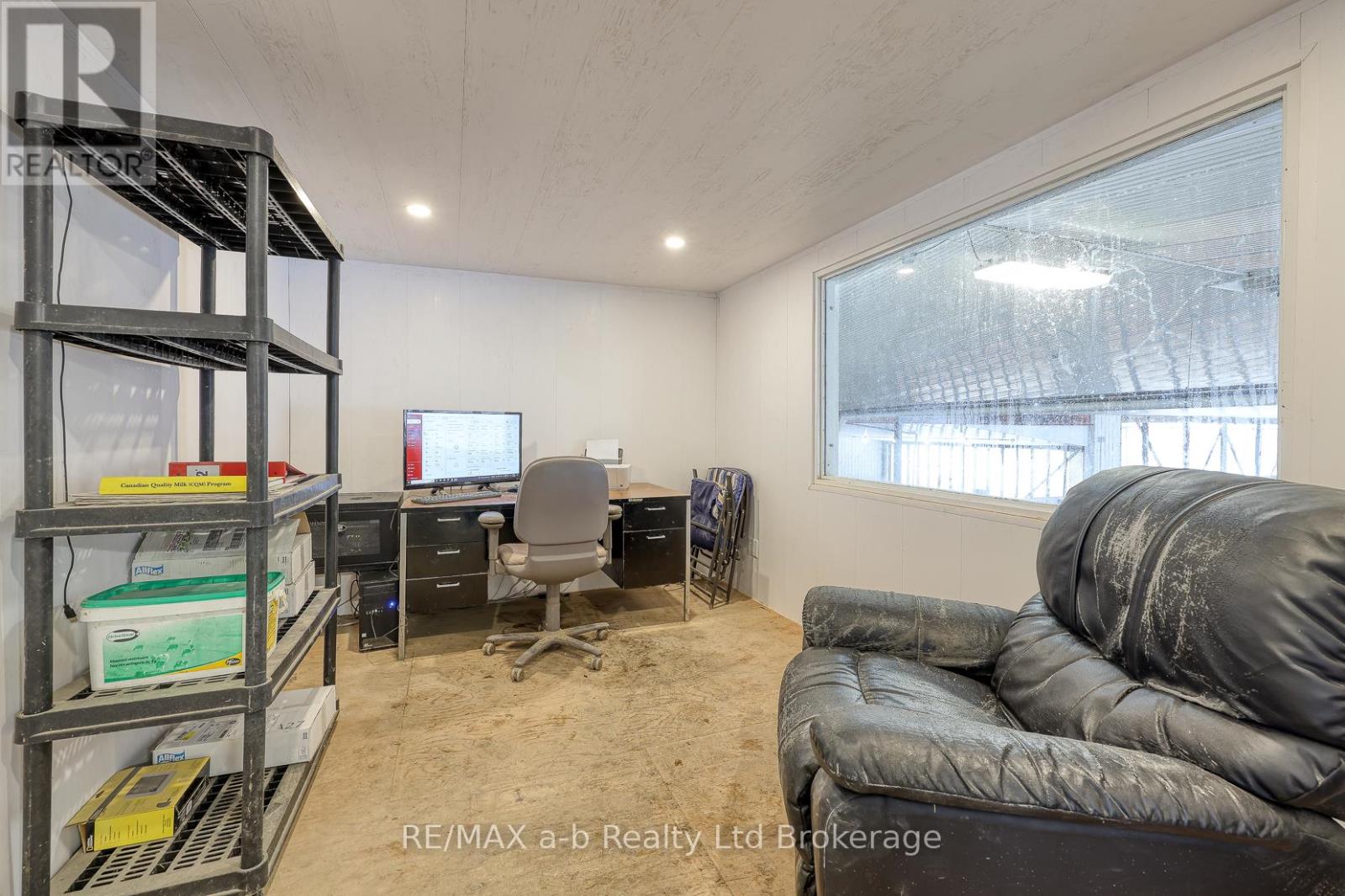 1011 Bornish Drive, North Middlesex, Ontario  N0M 2K0 - Photo 27 - X12734784