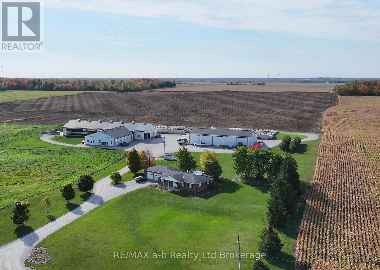 1011 Bornish Drive, North Middlesex, Ontario  N0M 2K0 - Photo 3 - X12734784