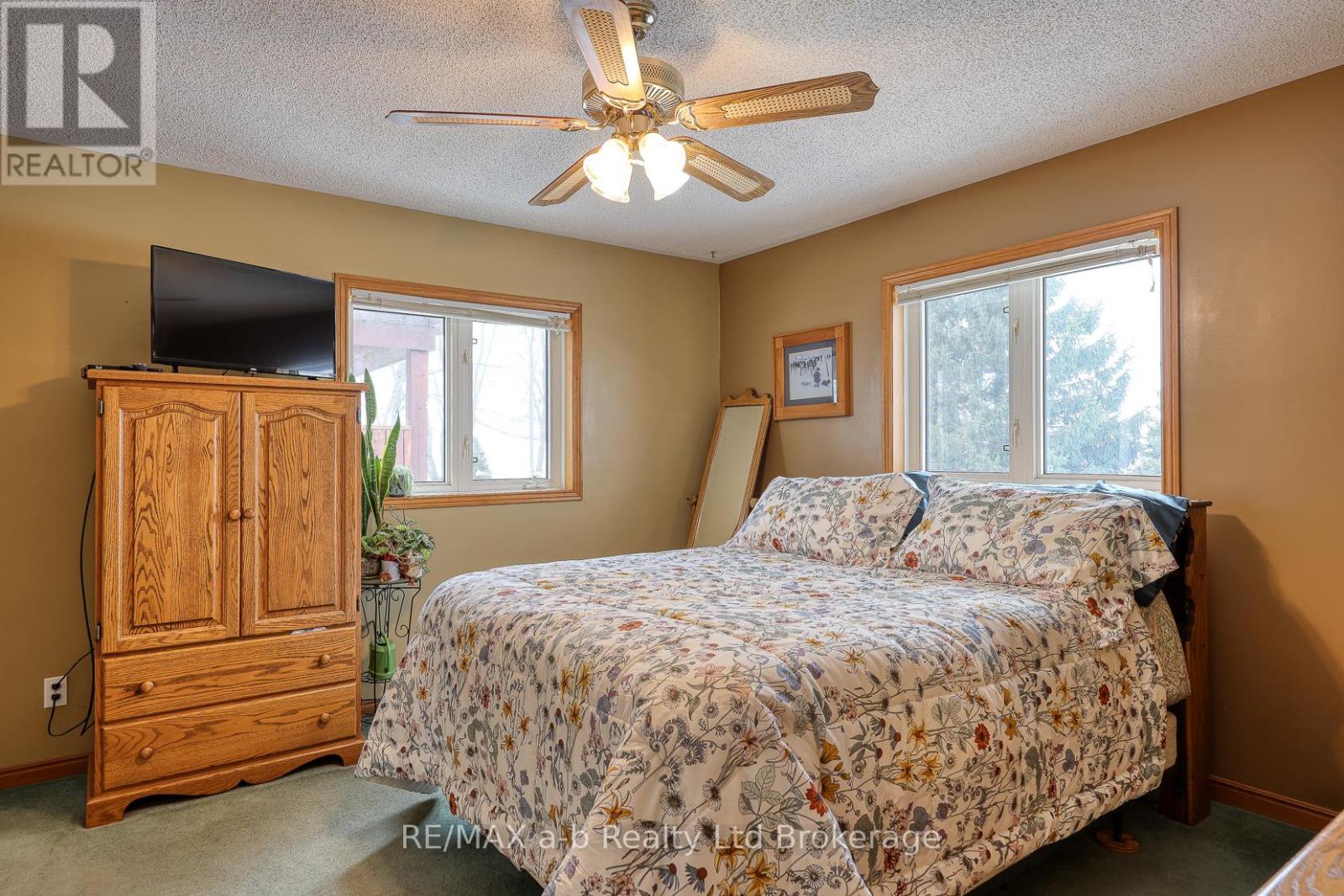 1011 Bornish Drive, North Middlesex, Ontario  N0M 2K0 - Photo 46 - X12734784