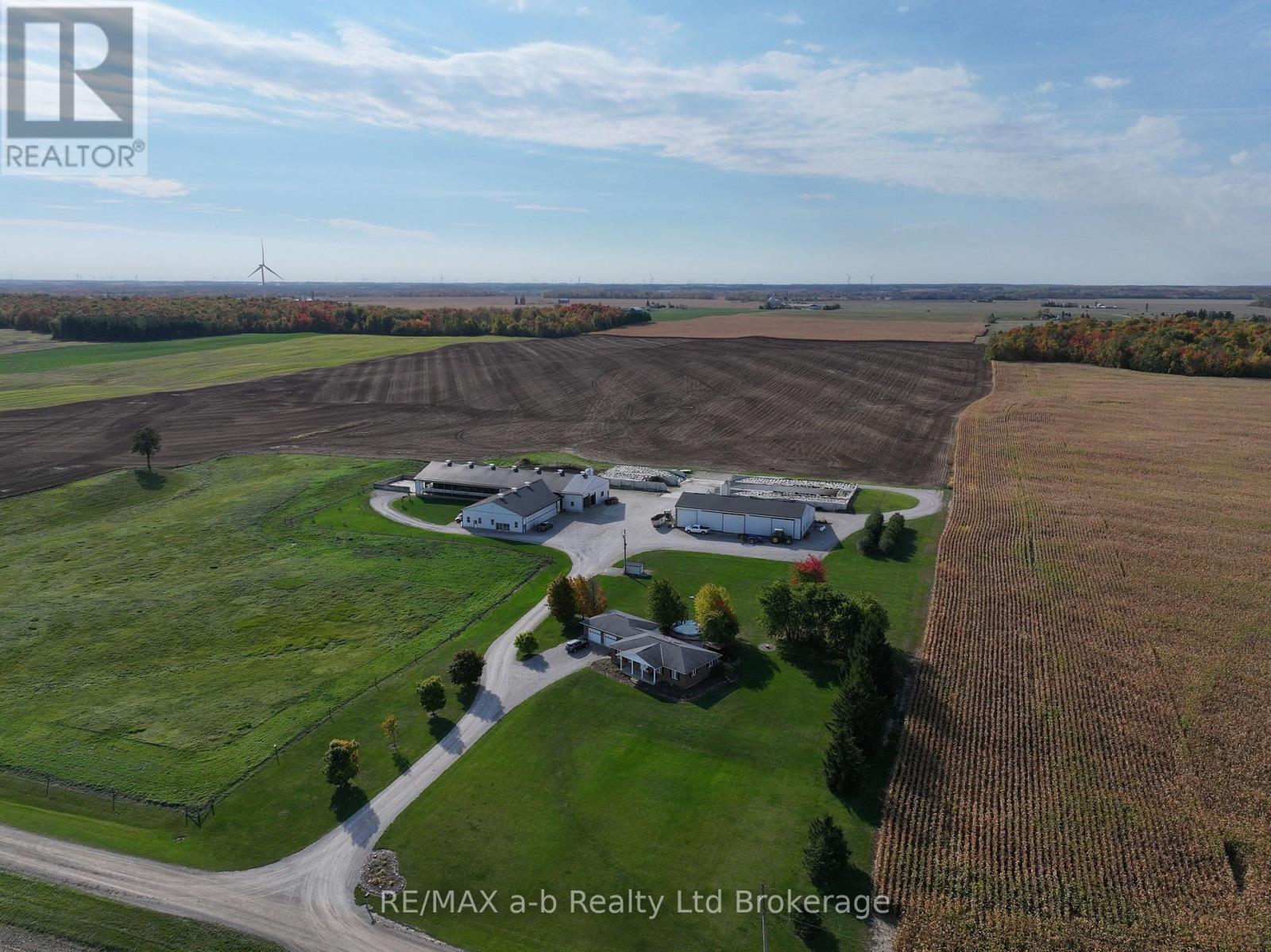 1011 Bornish Drive, North Middlesex, Ontario  N0M 2K0 - Photo 5 - X12734784