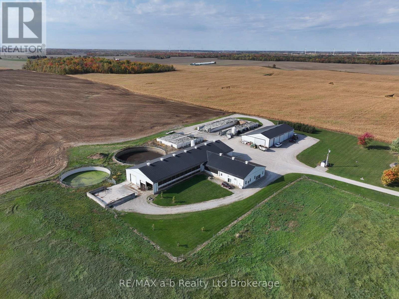 1011 Bornish Drive, North Middlesex, Ontario  N0M 2K0 - Photo 6 - X12734784