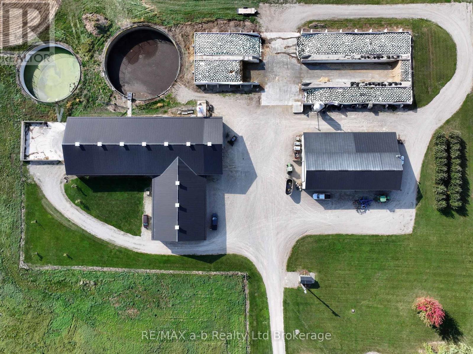 1011 Bornish Drive, North Middlesex, Ontario  N0M 2K0 - Photo 8 - X12734784