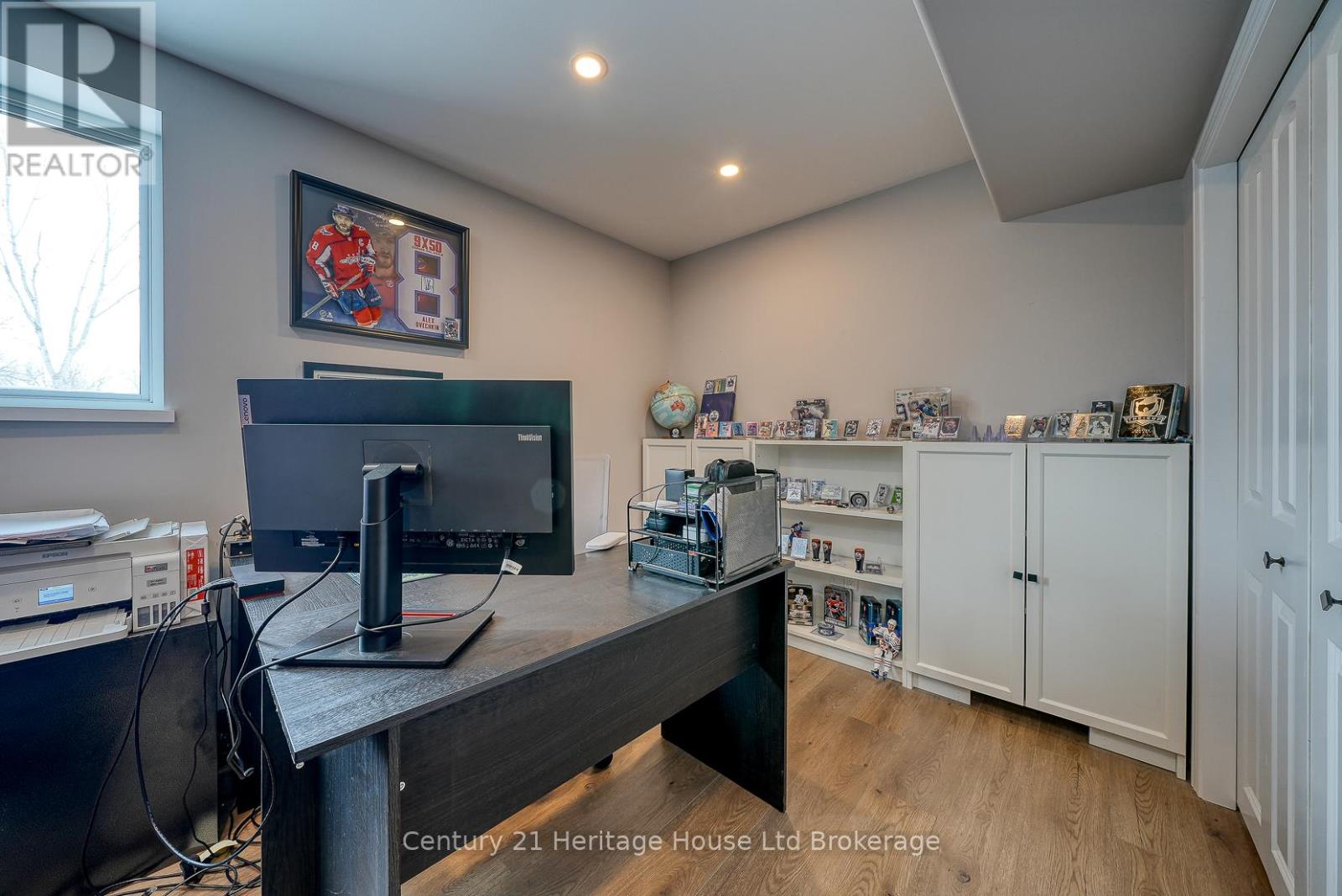 215 Munnoch Boulevard, Woodstock (Woodstock - North), Ontario  N4T 1V7 - Photo 32 - X12736782